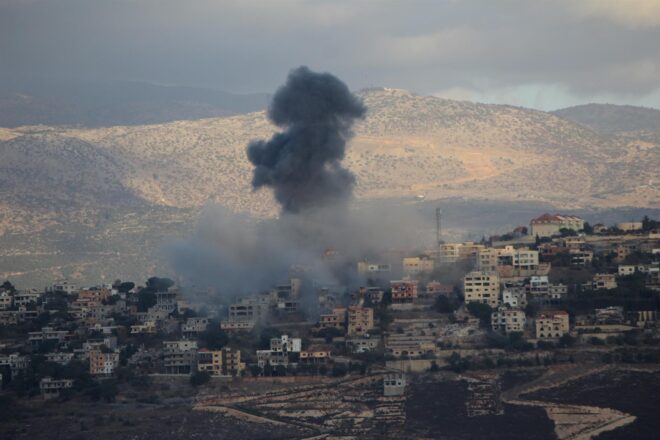 Israel bombarda un dels principals passos civils entre el Líban i Síria