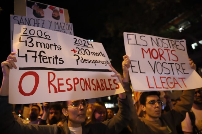 Manifestacions arreu del país contra la gestió de Mazón