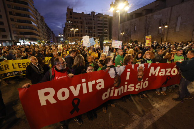 [RECULL FOTOGRÀFIC] València es torna a rebel·lar contra la gestió de Rovira i Mazón