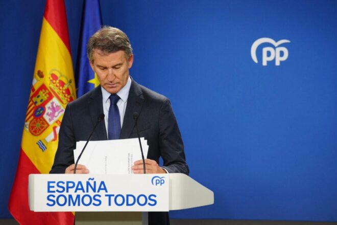 Feijóo s’ofereix als grups per una moció de censura contra Pedro Sánchez