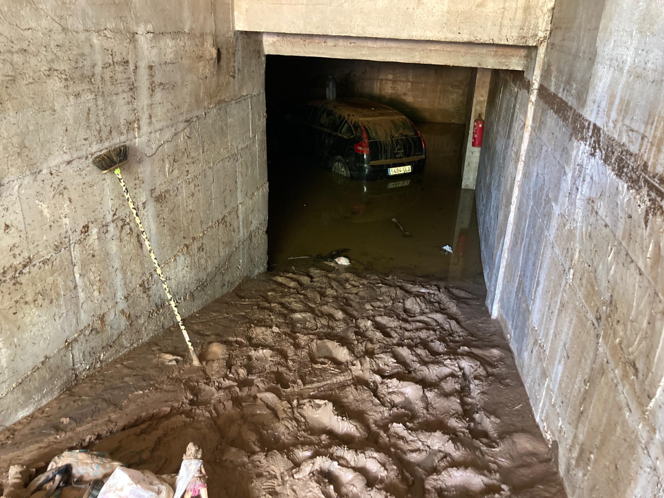 Imatge d'arxiu d'un garatge afectat per la gota freda, a Algemesí (fotografia: Prats i Camps).