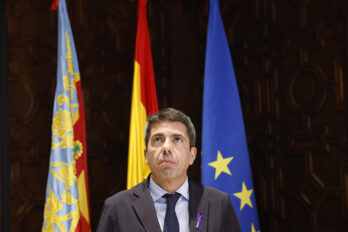 Carlos Mazón ahir al Palau de la Generalitat (fotografia EFE / Ana Escobar)