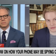 “Això que passa a Espanya pot passar aquí”: l’alerta de Ronan Farrow amb l’estrena de ‘Surveilled’