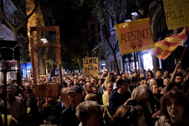 Deixen en llibertat una detinguda a València per les protestes contra Mazón