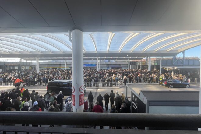 Evacuen bona part de l’aeroport de Gatwick per un incident de seguretat