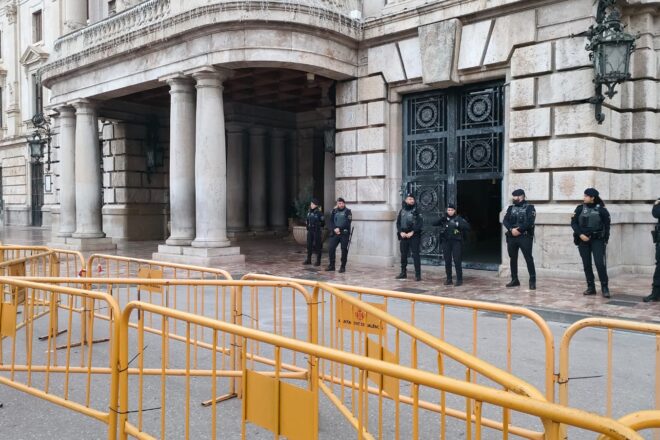 [EN DIRECTE] Col·lapse als accessos a València, minuts abans de la manifestació