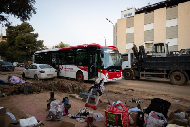 L’autobús que connecta la normalitat amb la catàstrofe