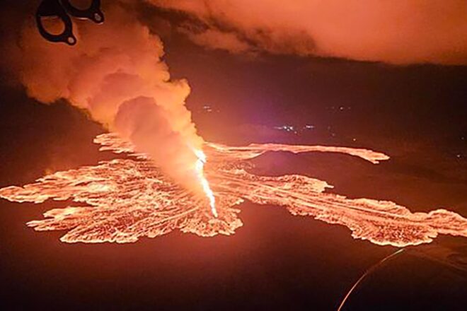 El volcà Fagradalsfjall, a Islàndia, torna a entrar en erupció i obliga a evacuar Grindavik