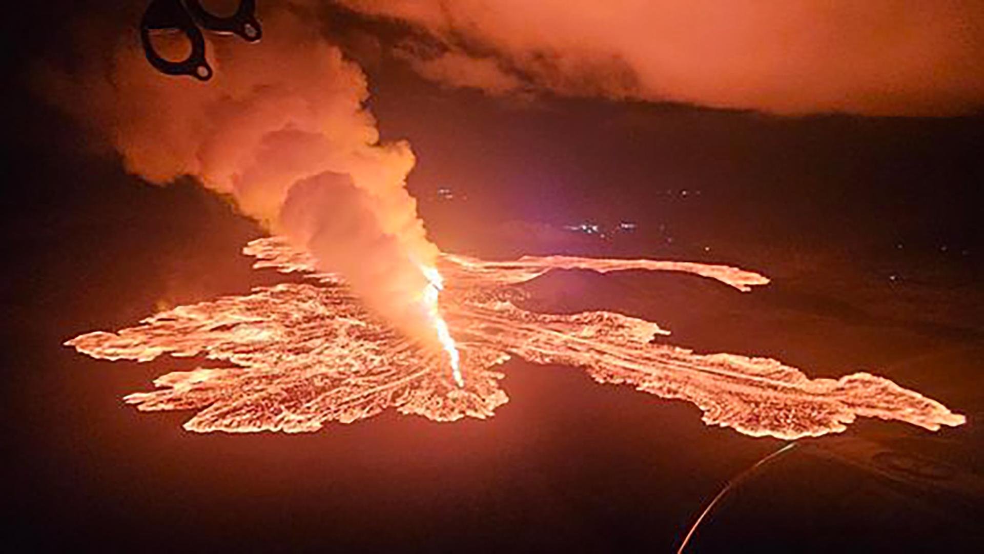 El volcà Fagradalsfjall, a Islàndia, torna a entrar en erupció i obliga a evacuar Grindavík