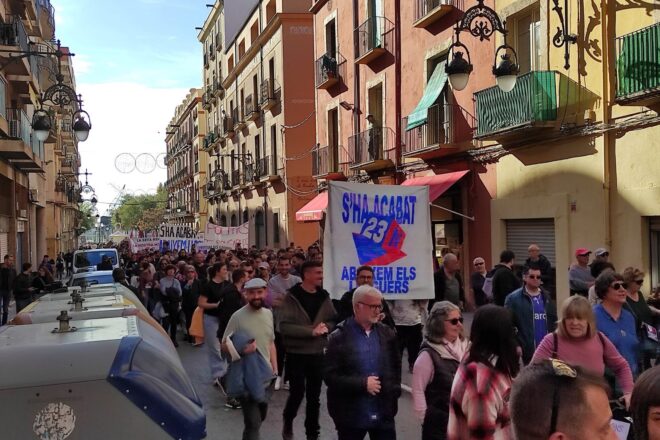 Unes 400 persones protesten a Girona contra l’augment dels preus dels lloguers