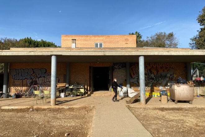 Els alumnes de l’institut de Sedaví tornen a classe en condicions insalubres