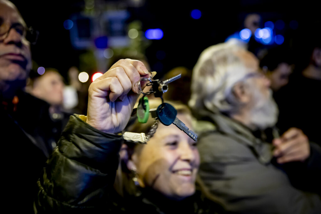 Digues-me quant cobres i et diré si et pots divorciar