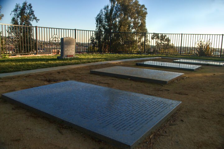 Memorial a les víctimes de la massacre de Jonestown al cementiri d'Oakland, als Estats Units (fotografia: Wayne Hsieh/Flickr).