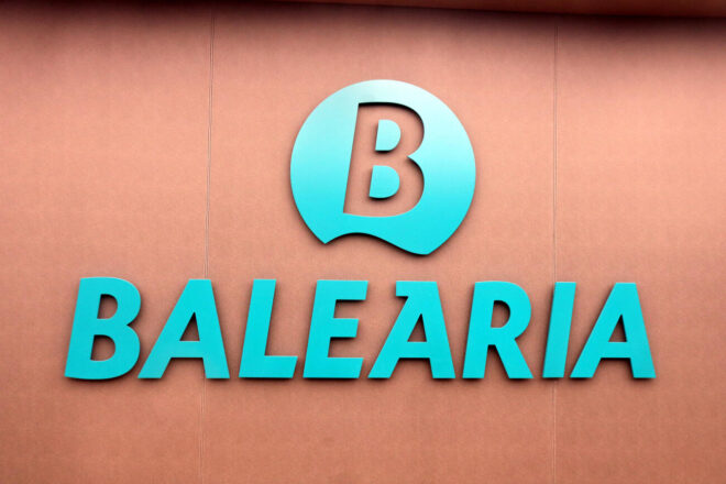 Baleària arriba a un acord per a adquirir la naviliera Armas Trasmediterránea