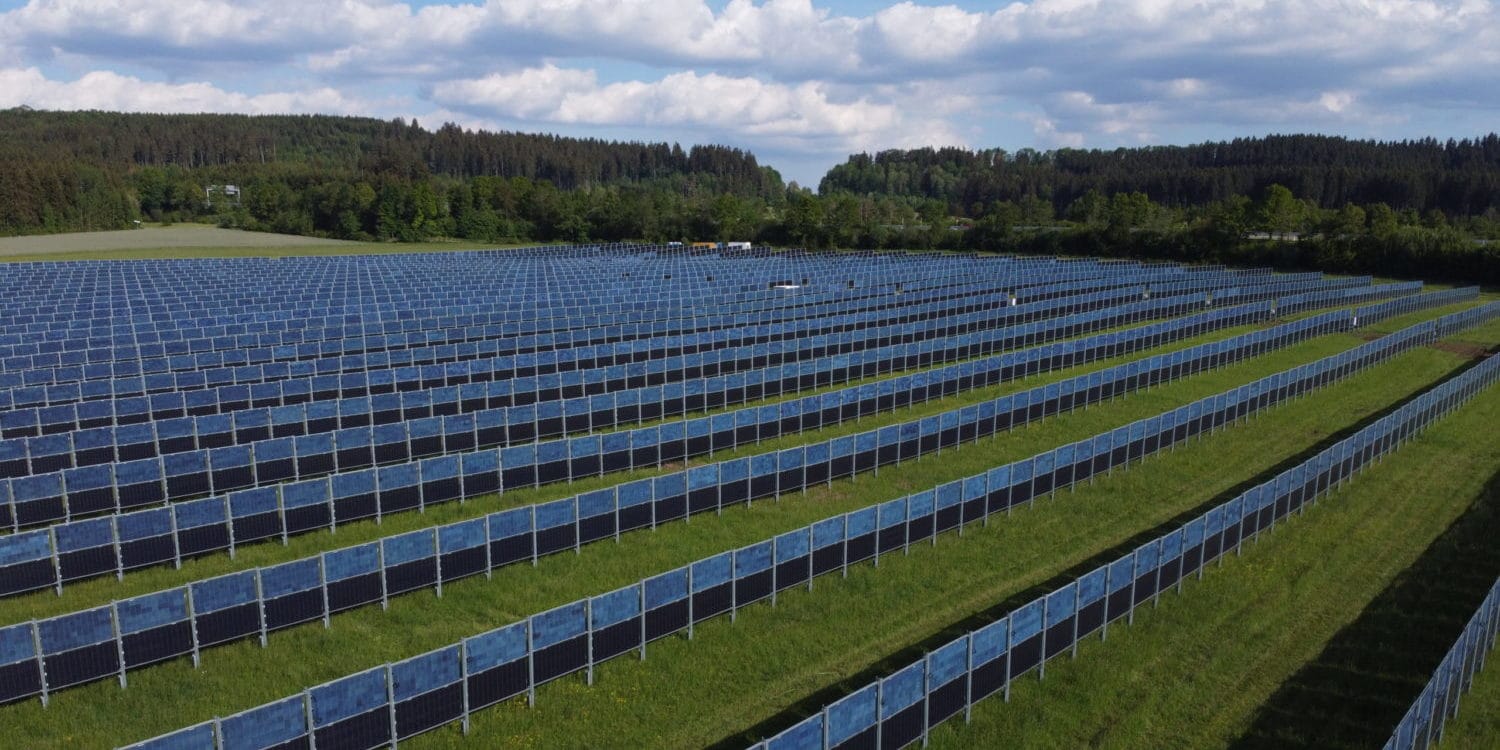 L’agrivoltaica vertical, juntament amb l’expansió del mercat de bateries, podrien fer autosuficient tot Europa.