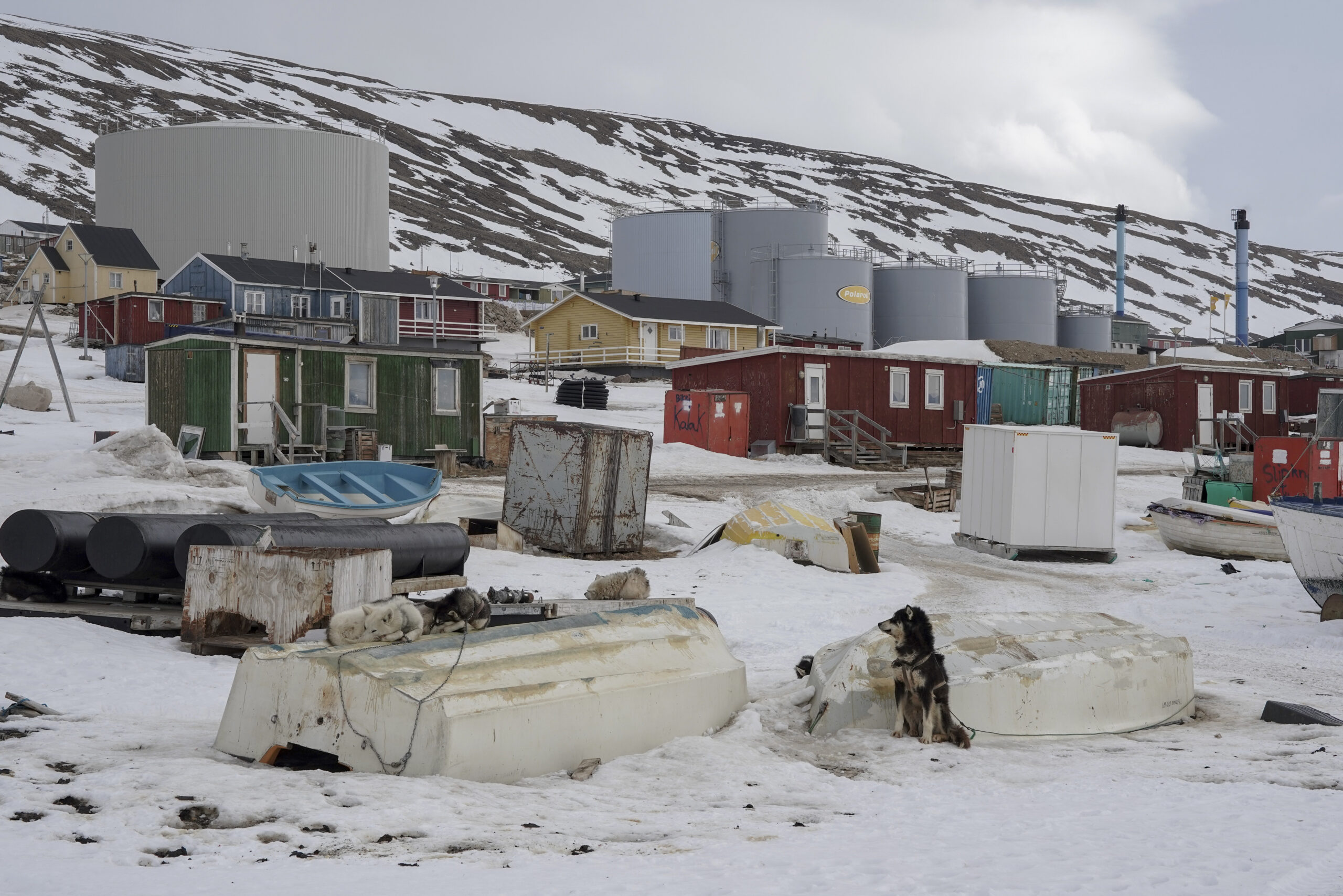 Vista del poble grenlandès de Qaanaaq, un dels municipis més septentrionals del món, l'any passat (fotografia: Bonnie Jo Mount/The Washington Post).