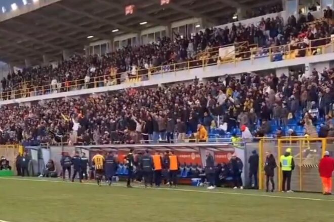 [VÍDEO] Escàndol a Itàlia per l’exaltació feixista al crit de Mussolini en un partit de futbol