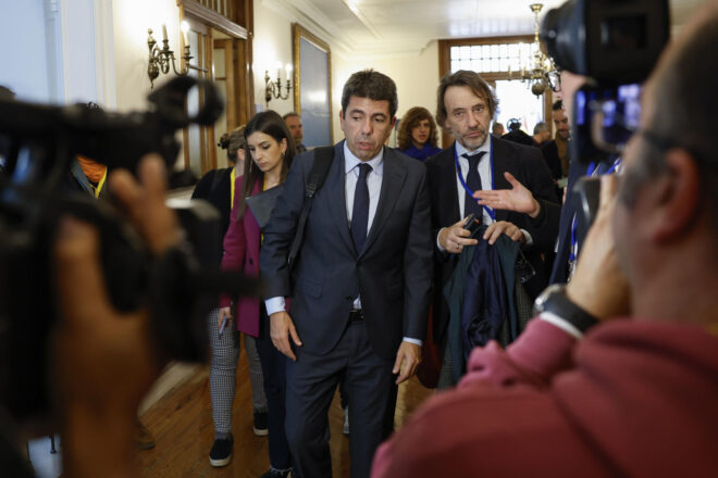 Un Mazón aspre insisteix en la confrontació amb el govern espanyol