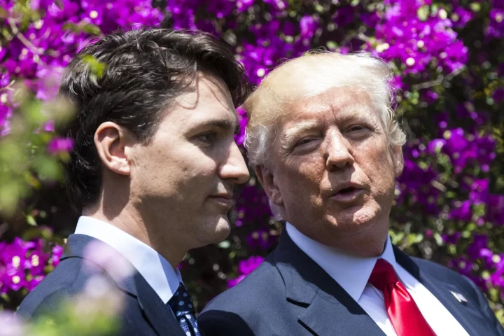 Trudeau (esquerra) i Trump (dreta), en una imatge d'arxiu (fotografia: Angelo Carconi/Efe).