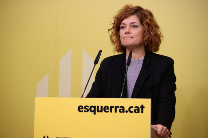 La secretària general d'ERC, Elisenda Alamany, en una roda de premsa a la seu nacional del partit (Fotografia: ACN)