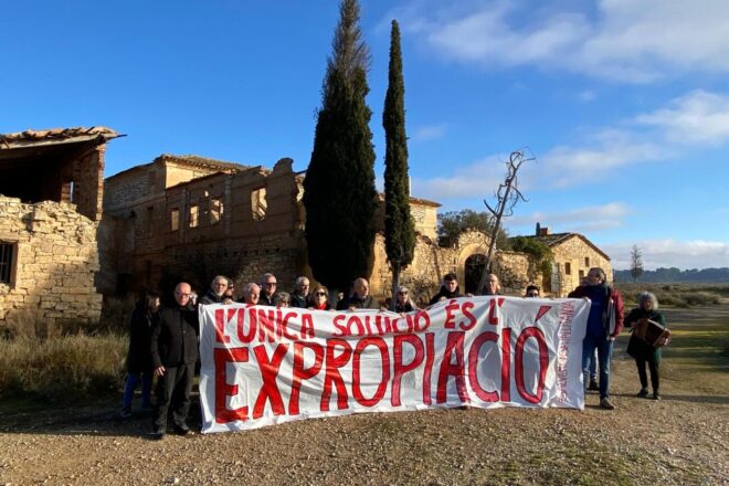 Salvem Cal Macià denuncia l’engany de l’acord per restaurar la casa de Vallmanya