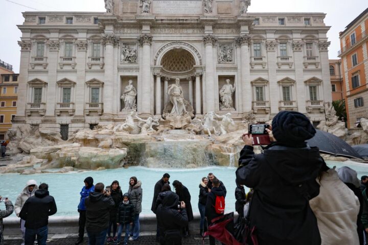 La reobertura de la Fontana de Trevi és un dels atractius del Jubileu. (Fotografia de Fabio Frustaci)