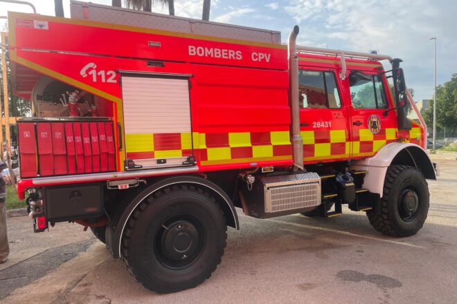 Evacuen dues residències pròximes a l’incendi de l’abocador d’Alberic