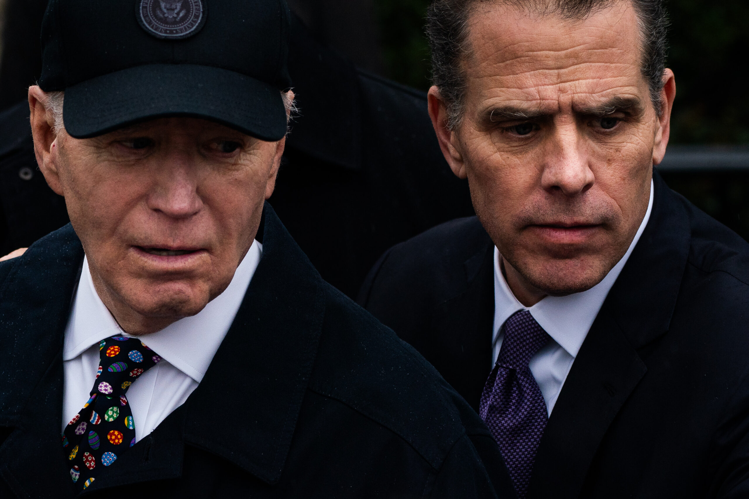 Biden (esquerra), amb el seu fill Hunter (dreta) aquest abril a la Casa Blanca (fotografia: Demetrius Freeman/The Washington Post).