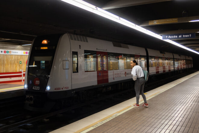 Un robatori de cable causa retards a tres línies de Metrovalència