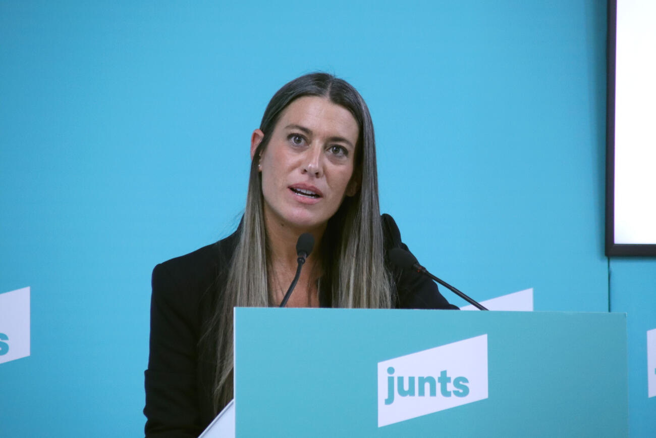La portaveu de Junts al congrés espanyol, Míriam Nogueras, en una roda de premsa a la seu del partit (Fotografia: ACN)