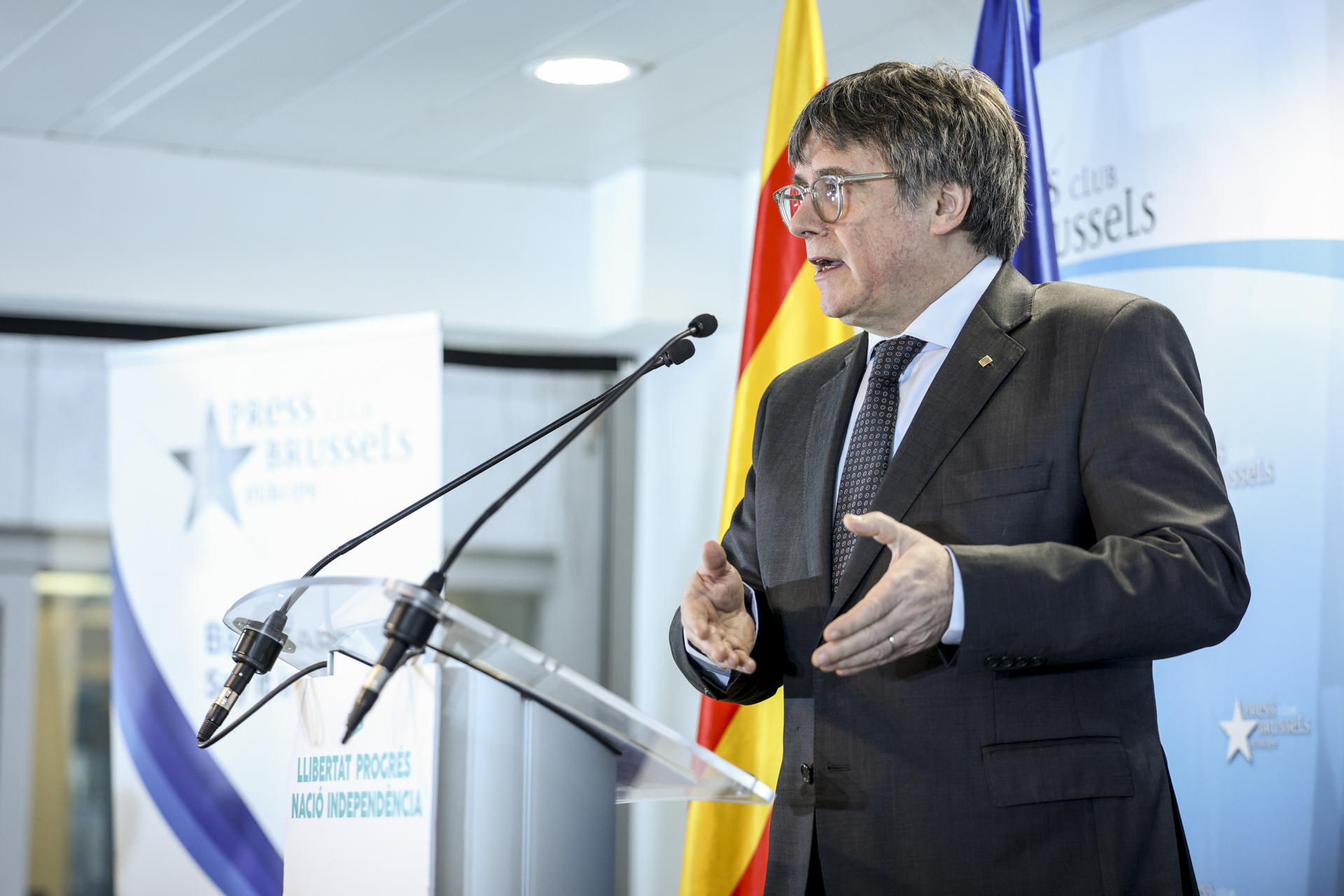 Carles Puigdemont, en la roda de premsa del 17 de gener a Brussel·les (Fotografia: EFE / Pablo Garrigós)