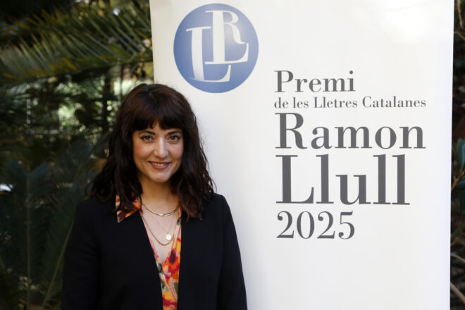 Estel Solé guanya el Premi Ramon Llull amb ‘Aquest tros de vida’