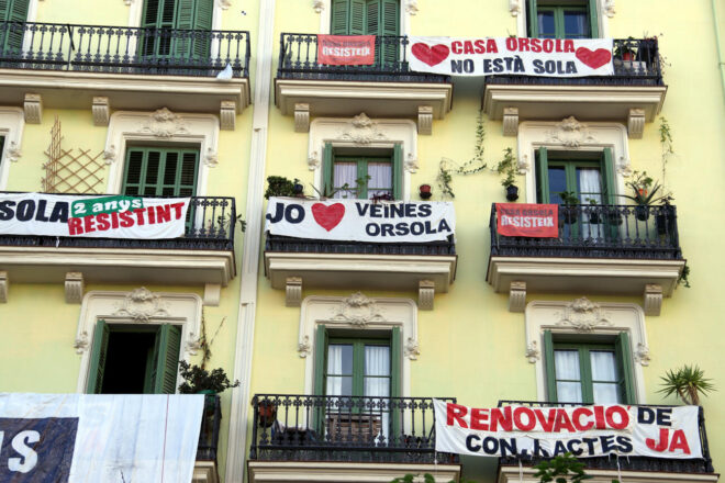 [VÍDEO EN DIRECTE] La Casa Orsola es prepara per a aturar el primer intent de desnonament