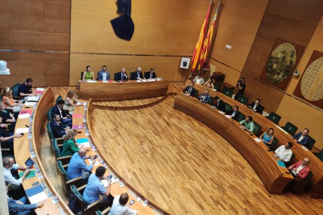 La Diputació de València demana al Consell la suspensió de la consulta lingüística