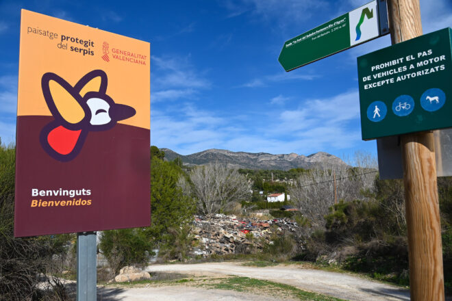 Preocupació per la presència de centenars de cotxes provinents de la zona zero en un paratge natural de Muro d’Alcoi