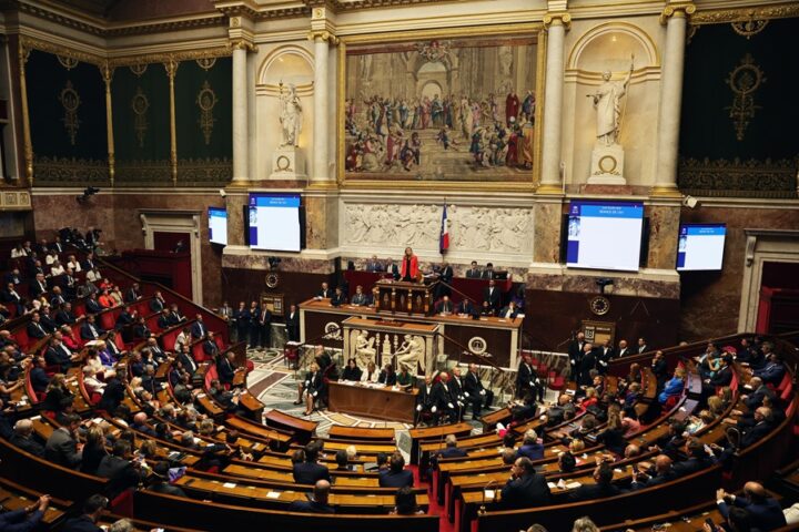 El parlament francès va tombar el govern Barnier el 4 de desembre.