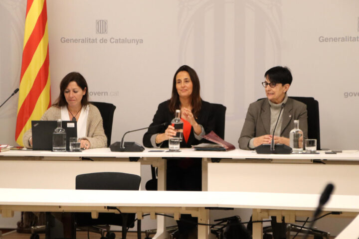 La consellera Niubó reunida al Departament d'Educació (fotografia: Blanca Blay / ACN).