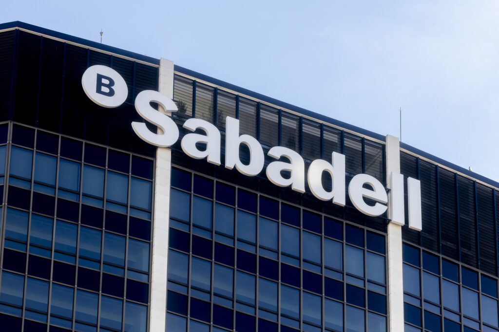David Martínez Guzmán redueix encara més la participació al Banc Sabadell