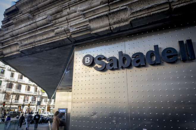 El govern de Madrid posa l’OPA al congelador