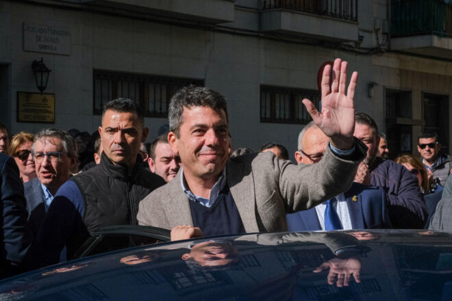 Mazón és escridassat a Oriola hores abans de la quarta manifestació que en demana la dimissió