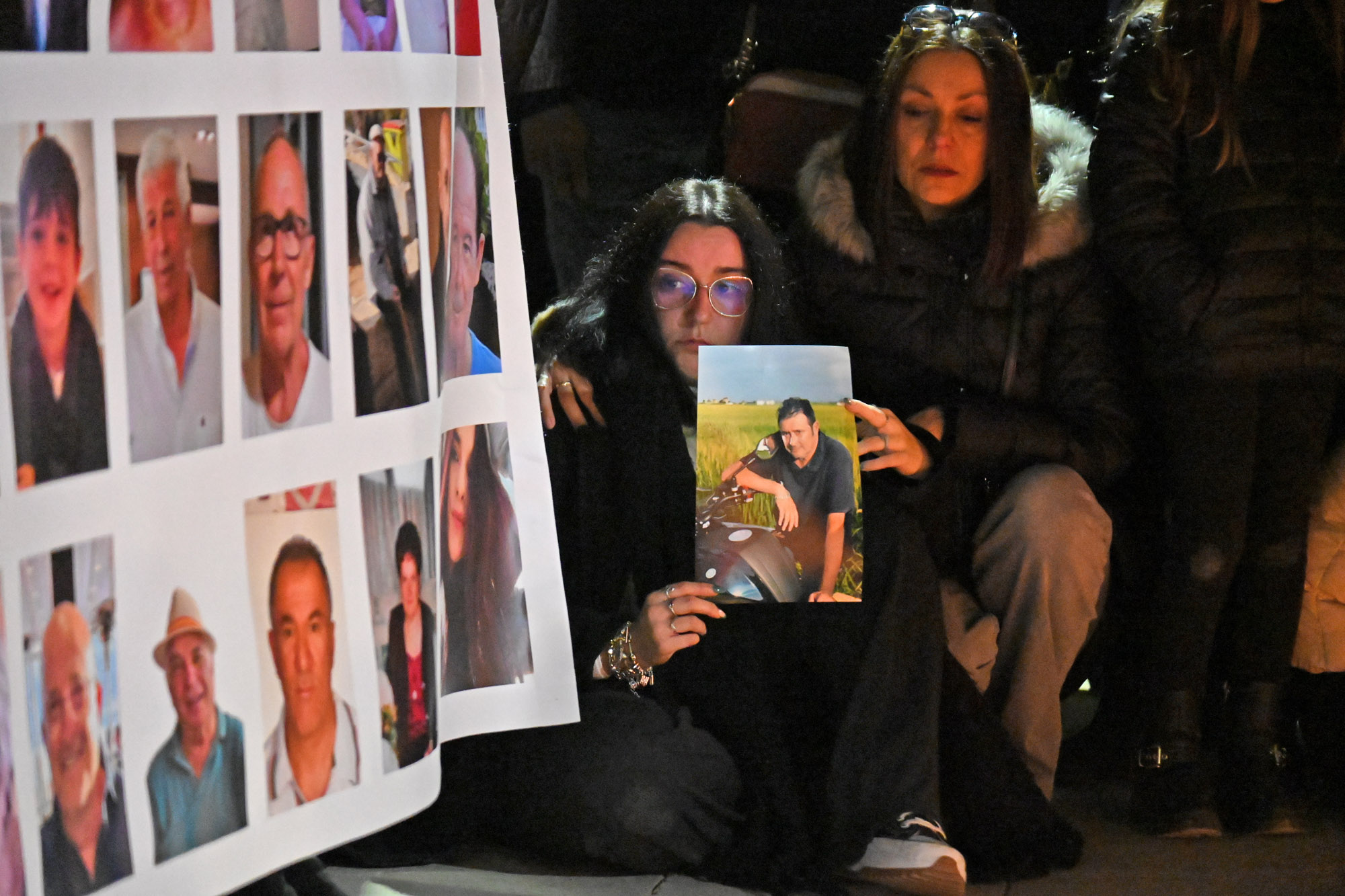 Moment d'un homenatge a les víctimes a Picanya (fotografia: Prats i Camps)