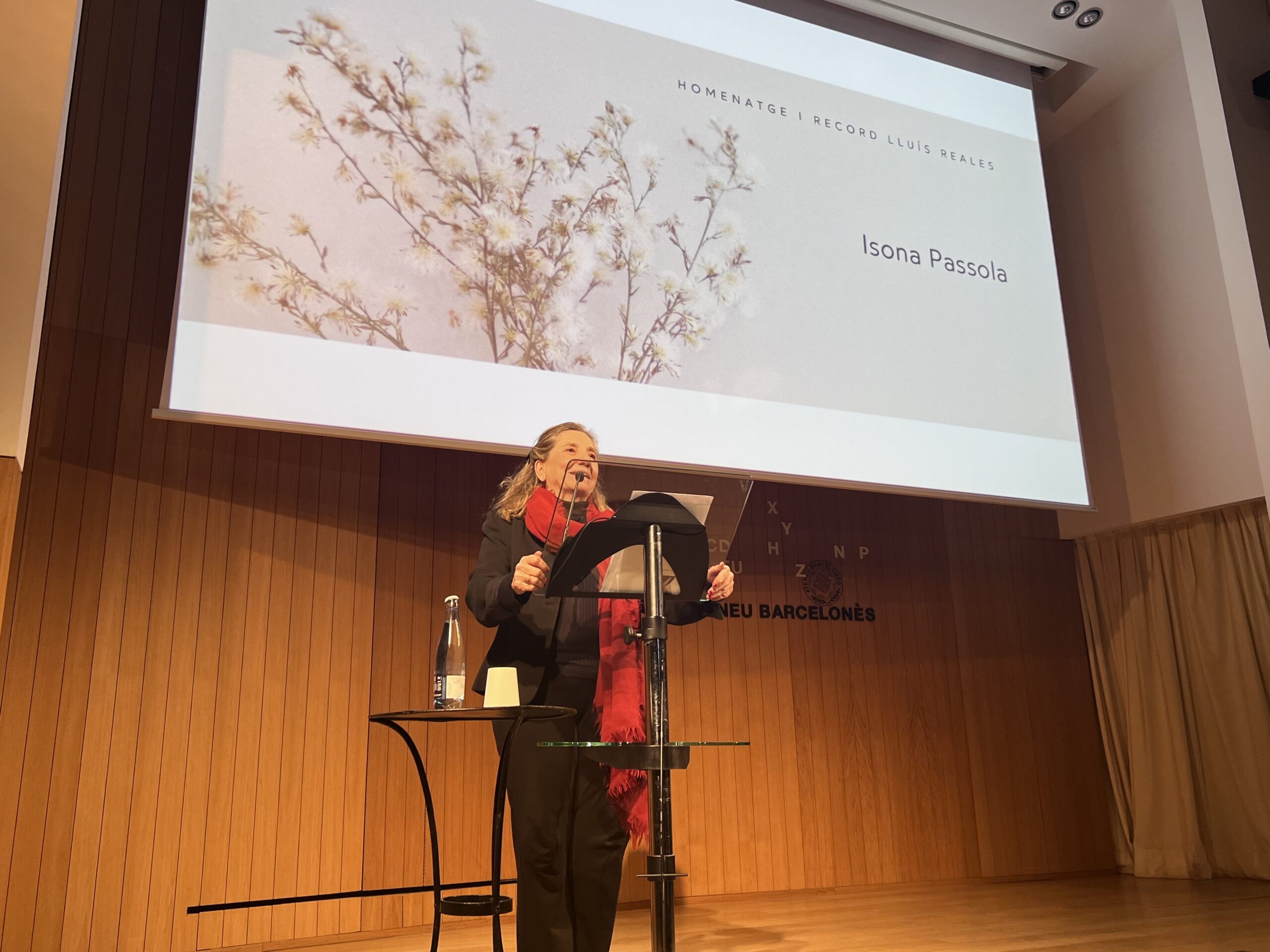 La presidenta de l'Ateneu ha obert l'acte d'homenatge