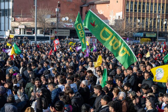 El Kurdistan reacciona a la crida d’Öcalan: “No som amants de les armes”