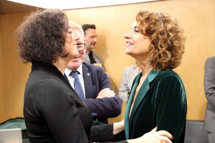 La consellera d'Economia, Alícia Romero, i la ministra d'Hisenda, María Jesús Montero, al Consell de Política Fiscal i Financera del febrer (fotografia: ACN).