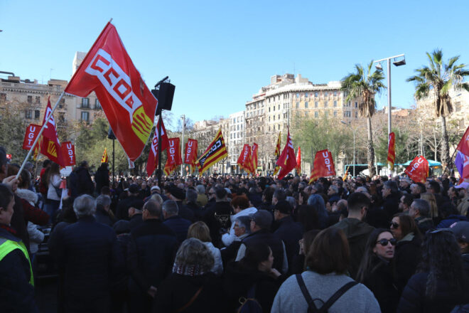 CCOO i UGT critiquen el “tacticisme polític” i anuncien una gran mobilització per la reducció de la jornada laboral