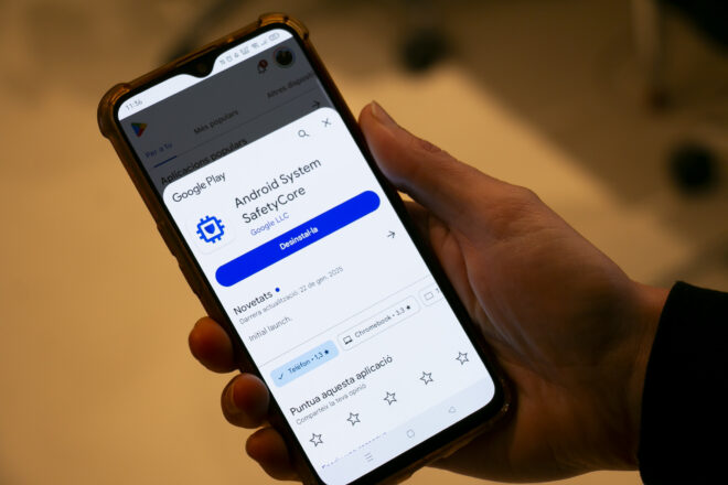 SafetyCore, l’aplicació que Google t’instal·la d’amagat per a censurar fotografies de nuesa