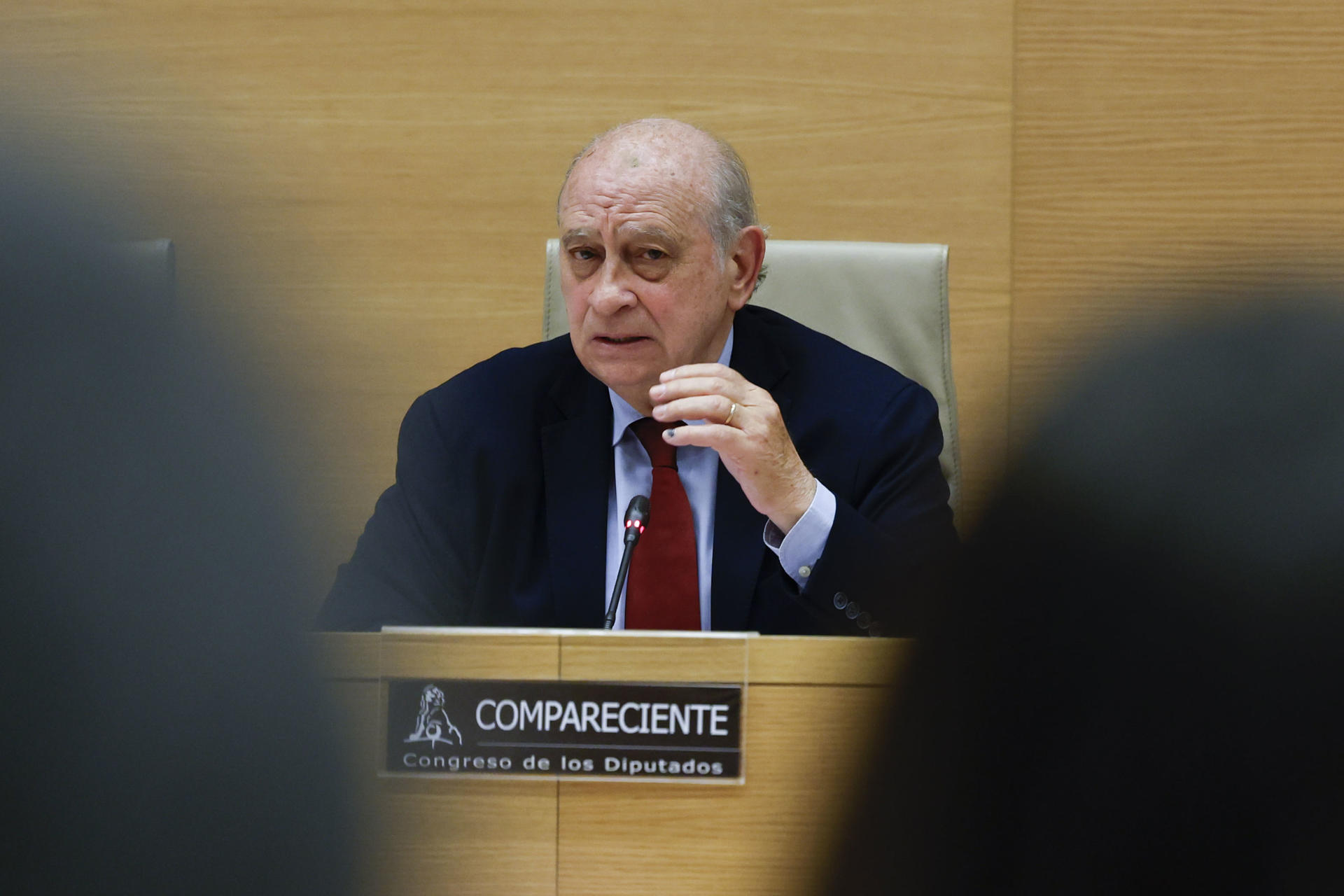 Fernández Díaz, en un moment de la compareixença al congrés espanyol (fotografia: EFE / JJ. Guillén).