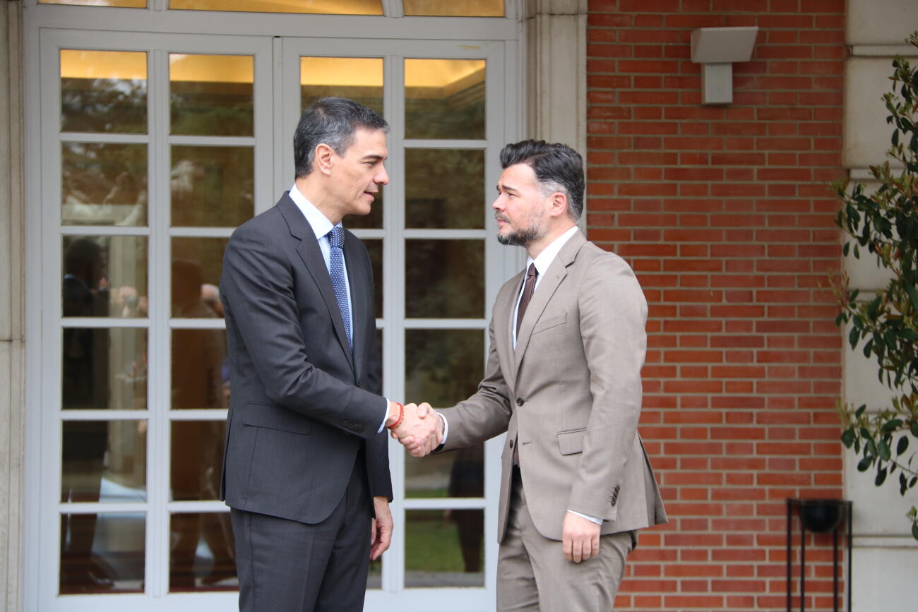Pedro Sánchez i Gabriel Rufián, en un moment de la trobada (fotografia: ACN / Roger Pi de Cabanyes)