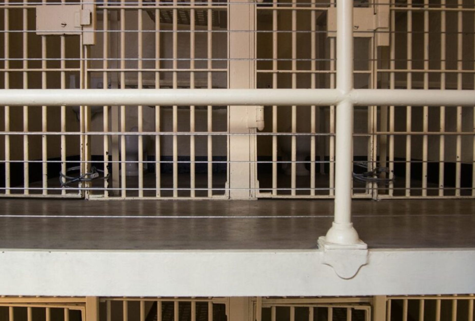 Vista del passadís d'una presó als Estats Units (fotografia: Stanford Law Review).