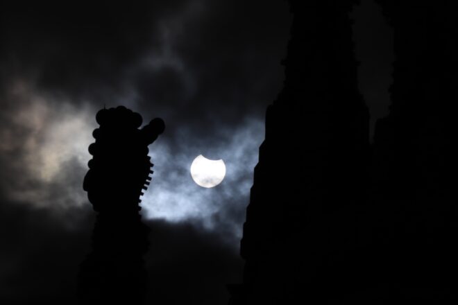 Les primeres prediccions per a l’eclipsi solar són favorables: cel serè i poc ennuvolat